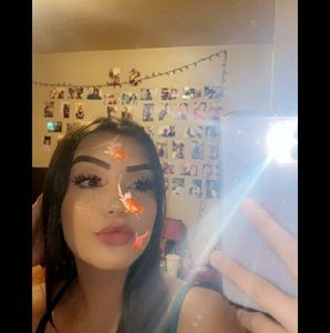 Meet your Posher, Estefani